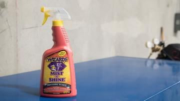 Wizards 22208 Mist-N-Shine Motorcycle Professional Detailer - Multi-Use Glass Cleaner and Scratch Remover for Motorcycle Tool Kit - Adds Gloss to Paint, Chrome and Glass - 8 oz - Made in USA