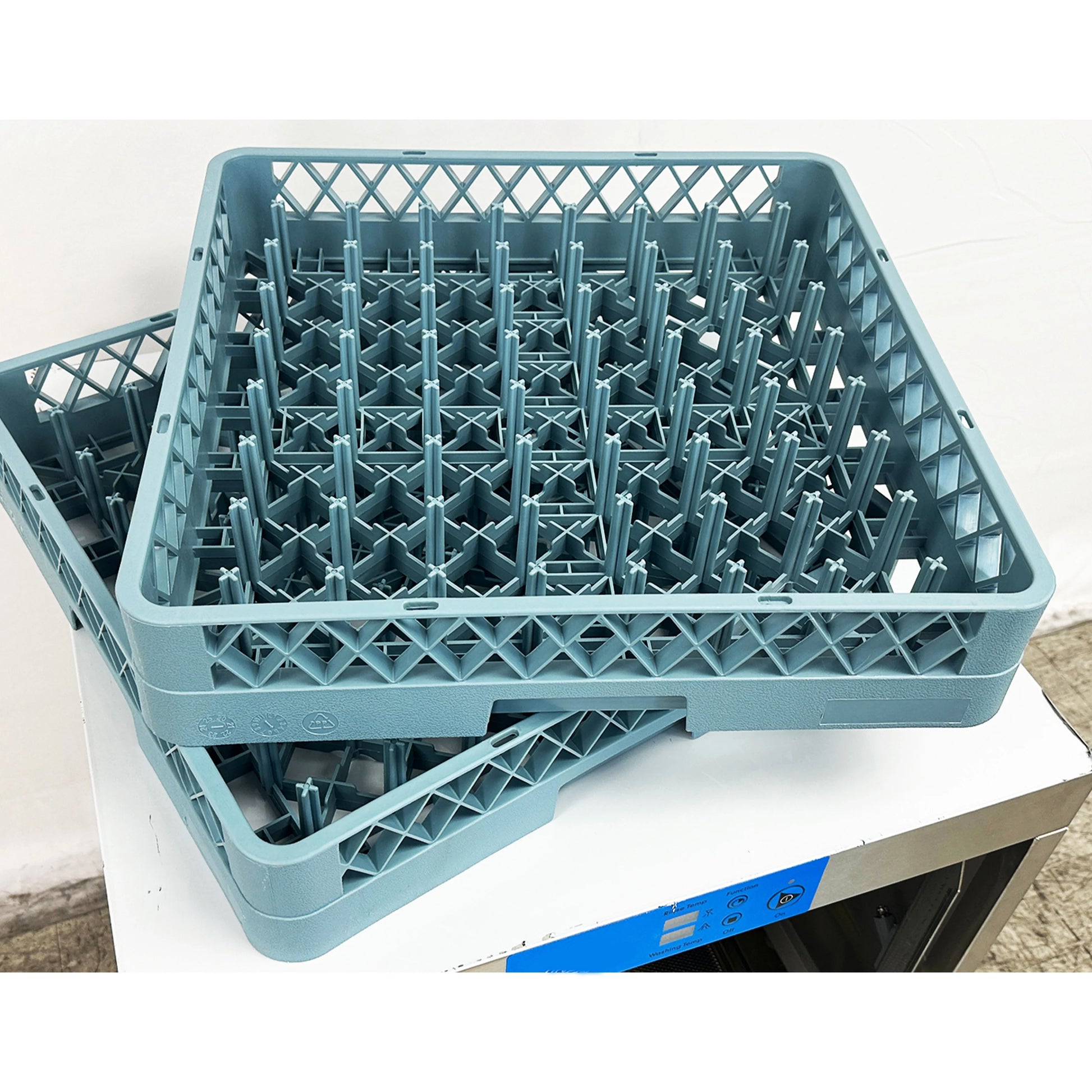 208-240V High-Temp Undercounter Commercial Dishwasher/Glasswasher Built-In Booster, Built-In Detergent & Rinse Aid Pumps, 3-phrase