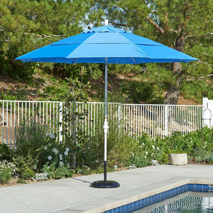 California Umbrella Sun Master Series Patio Market Umbrella in Olefin with Aluminum Pole Fiberglass Ribs Collar Tilt Crank Lift