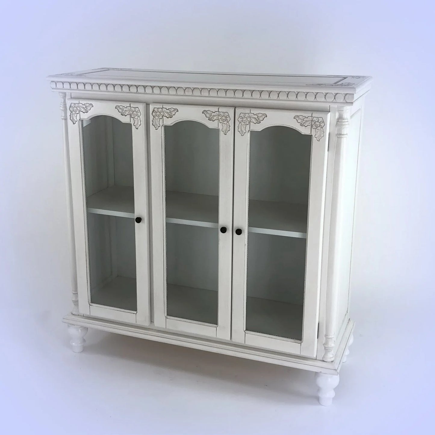 Wayborn Home Furnishings JC010W 39.5 x 39 x 14 in. Glass Door Cabinet - White