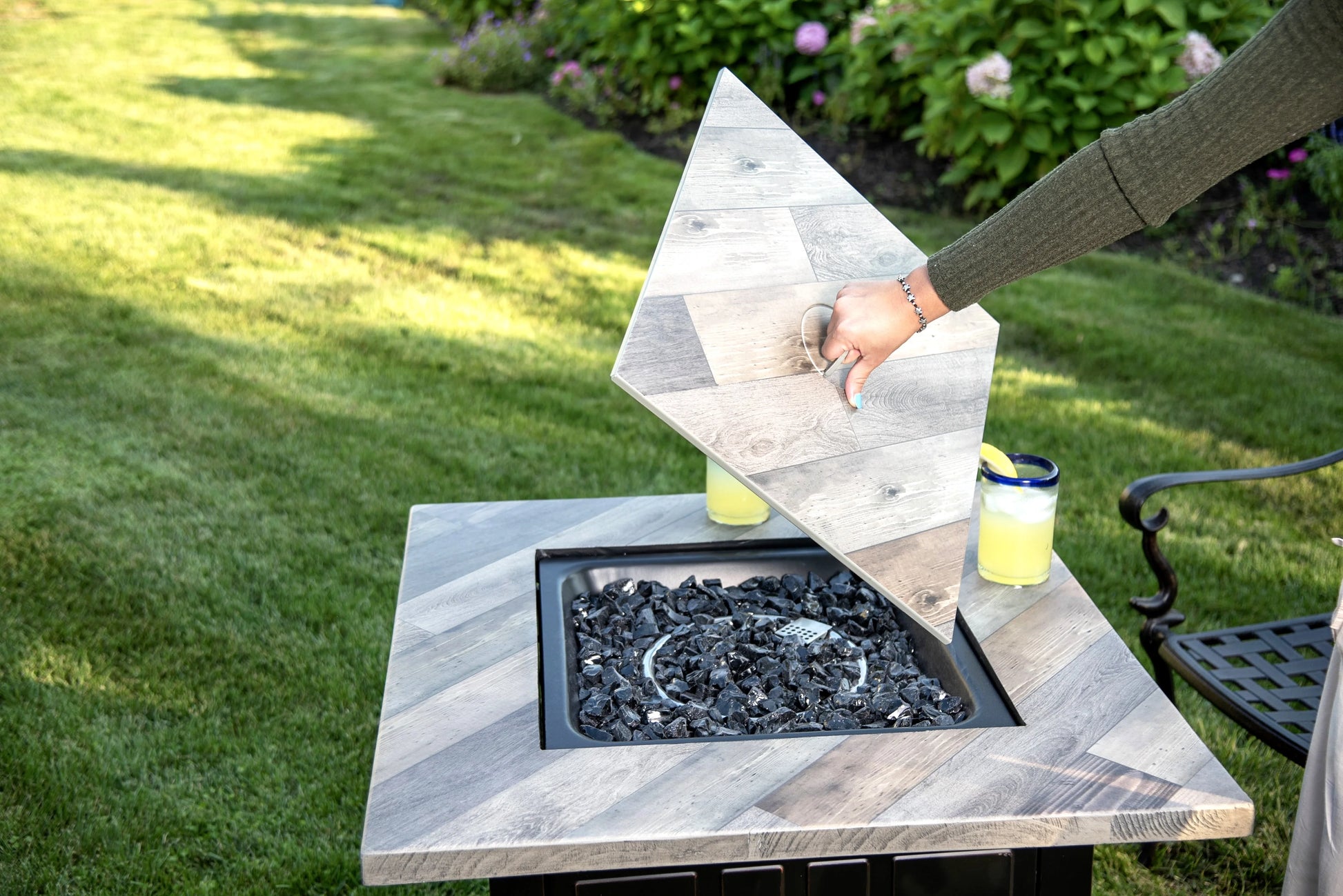 Endless Summer Harper LP Gas Outdoor Fire Pit Table with Fire Glass and Cover - GAD15299ES