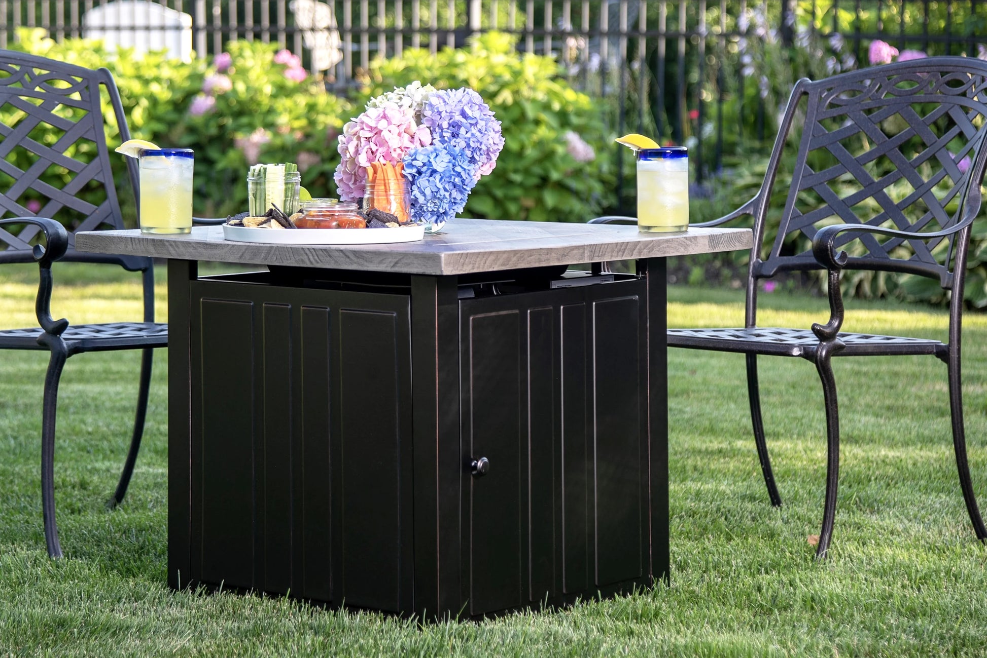 Endless Summer Harper LP Gas Outdoor Fire Pit Table with Fire Glass and Cover - GAD15299ES