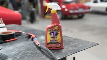 Wizards 22208 Mist-N-Shine Motorcycle Professional Detailer - Multi-Use Glass Cleaner and Scratch Remover for Motorcycle Tool Kit - Adds Gloss to Paint, Chrome and Glass - 8 oz - Made in USA