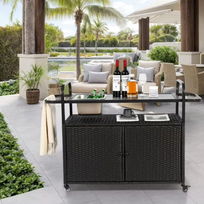 Yiweny Outdoor Rolling Wicker Bar Cart, Large Portable Outdoor Wicker Bar Table with Cabinet Storage and Glass Countertop, Patio Wicker Serving Bar Cart for Pool, Party, Backyard, Black